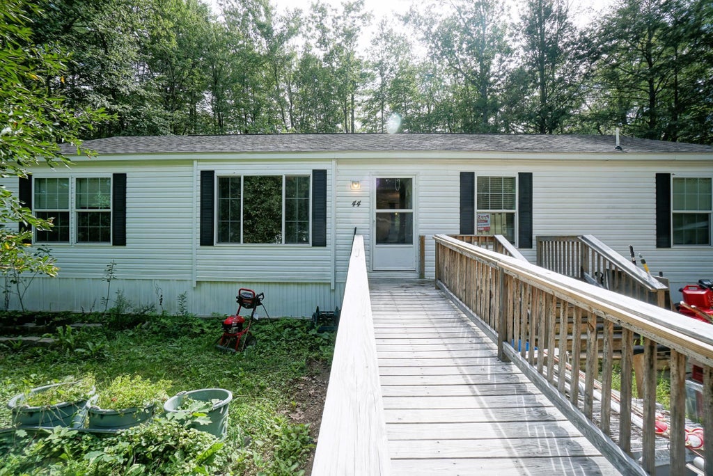 Photo of 44 Bluebird Lane, Barrington, NH 03825 (MLS # 5103960)