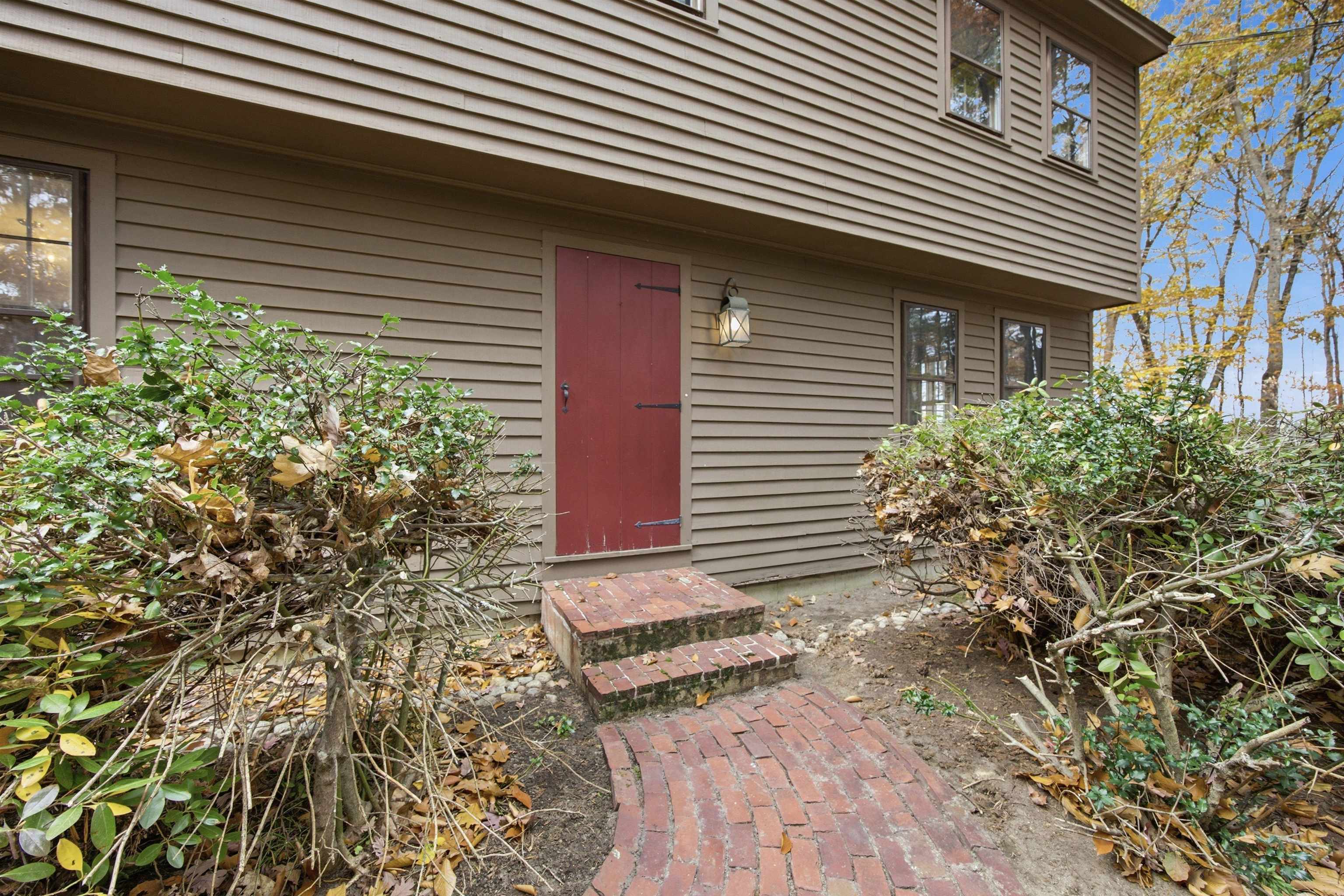 18 Logging Hill Road