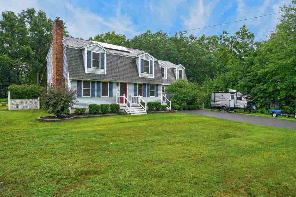 Photo of 21 Century Lane, Litchfield, NH 03052 (MLS # 5102666)