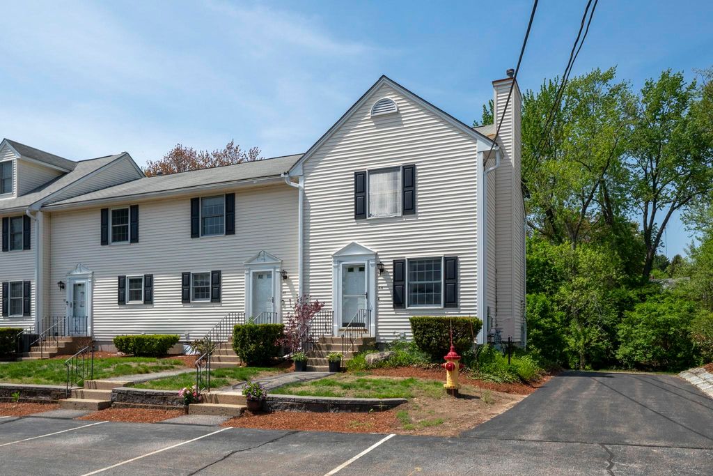 Photo of 44 Brook Hollow Way, Manchester, NH 03103 (MLS # 5089989)