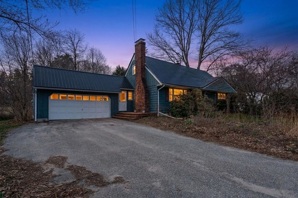 Photo of 1 Langdon Park Road, Plymouth, NH 03264 (MLS # 5084999)
