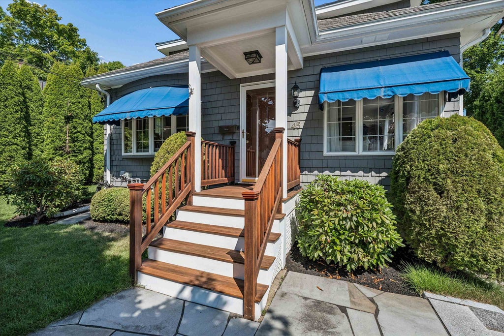 Photo of 45 Willard Avenue, Portsmouth, NH 03801 (MLS # 5106813)