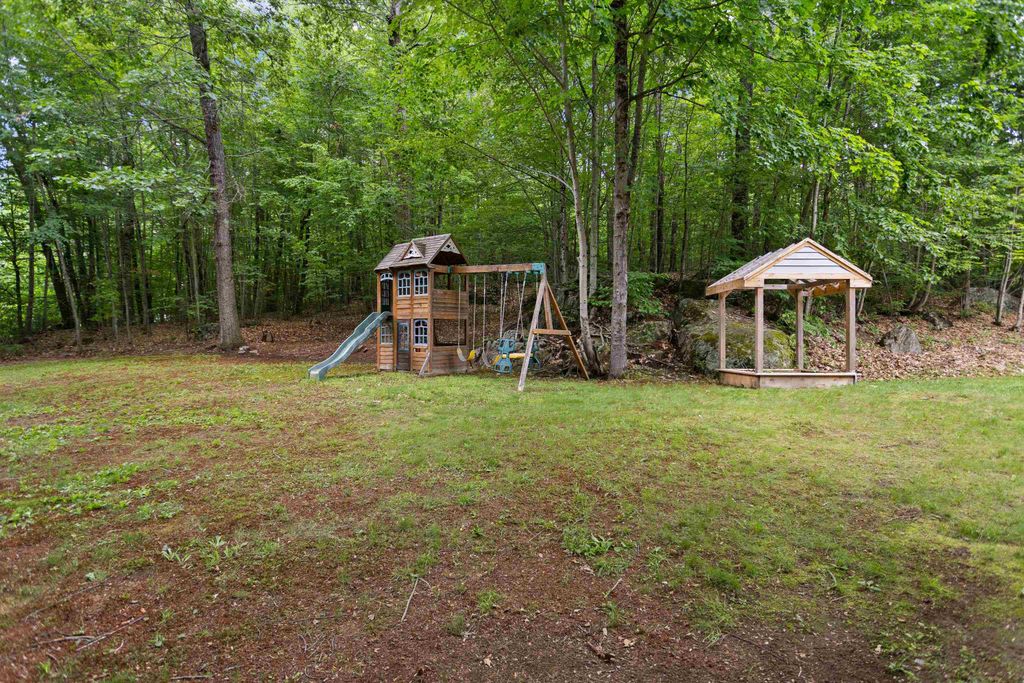 Photo of 7 Lew Alice Drive, Boscawen, NH 03303 (MLS # 5095125)