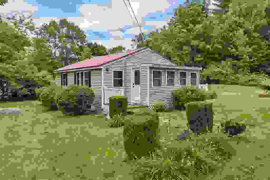 Photo of 19 Gile Pond Road, Franklin, NH 03235 (MLS # 5105729)