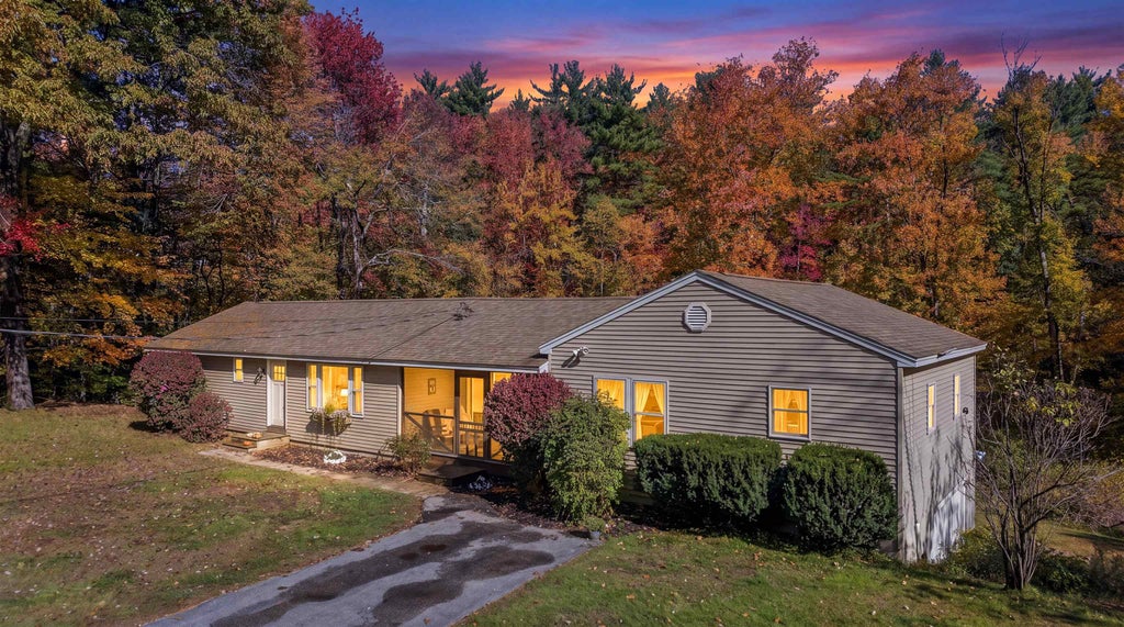 Photo of 4 Drury Drive, Rochester, NH 03867 (MLS # 5114918)
