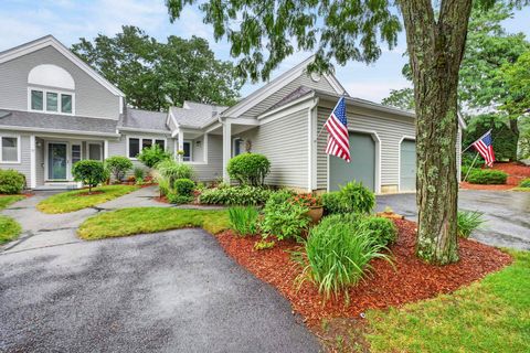Photo of 14 Heather Court #38, Nashua, NH 03062 (MLS # 5098860)