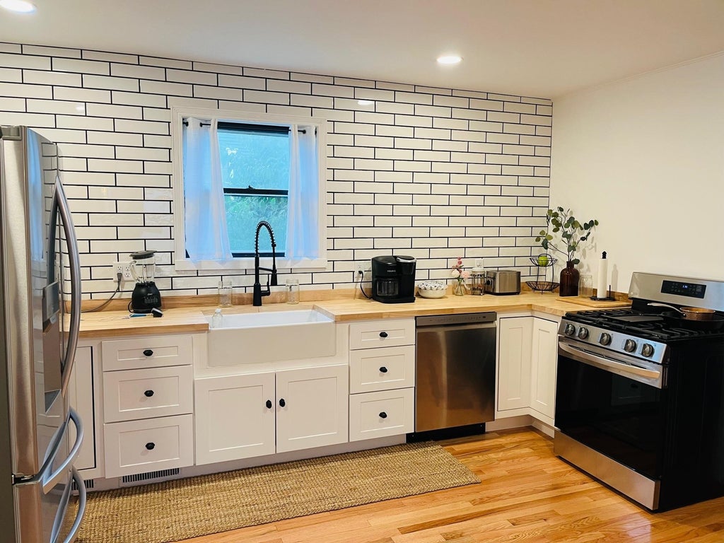 Photo of 70 Fairmont Street, Laconia, NH 03246 (MLS # 5110126)