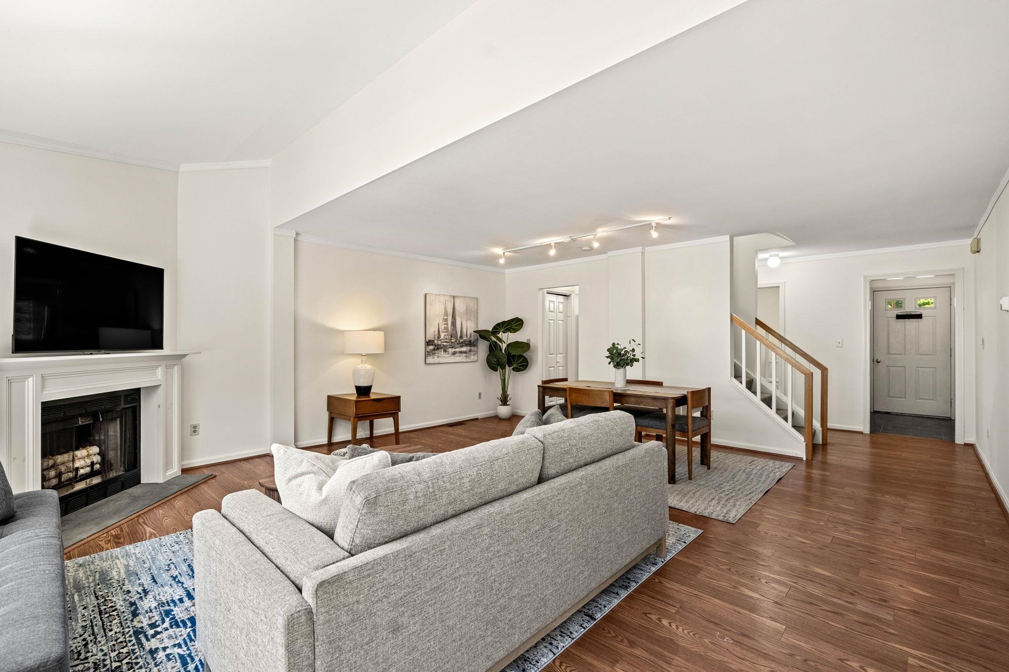 96 Spinnaker Way
