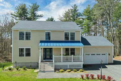 Photo of 40 Mary Ann Avenue, Salem, NH 03079 (MLS # 5100996)
