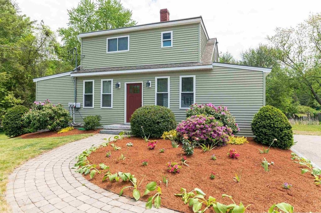 Photo of 13 Main Street, Plaistow, NH 03865 (MLS # 5078036)