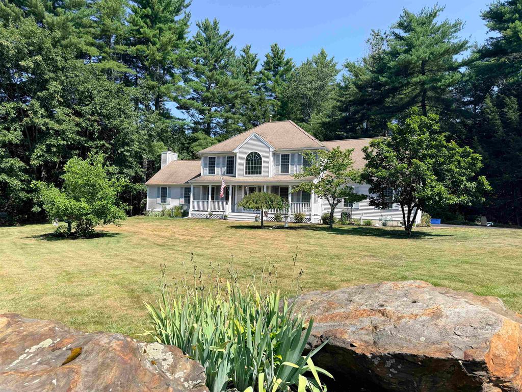 Photo of 35 Cherrywood Drive, Dover, NH 03820 (MLS # 5101864)