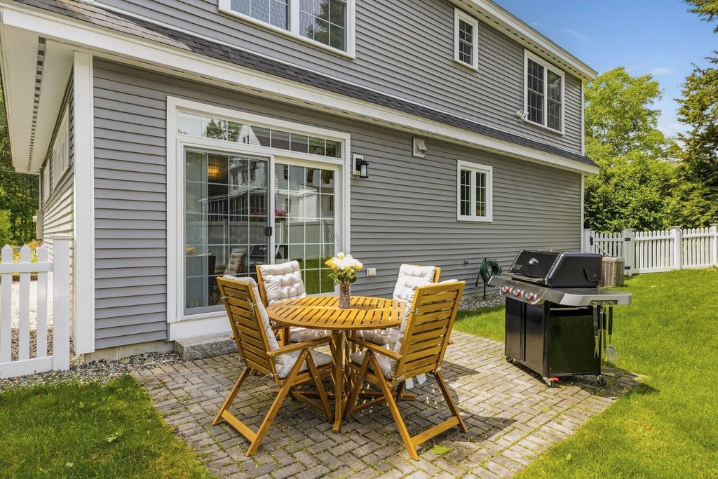 Photo of 16 Richard Road, Rye, NH 03870 (MLS # 5106812)