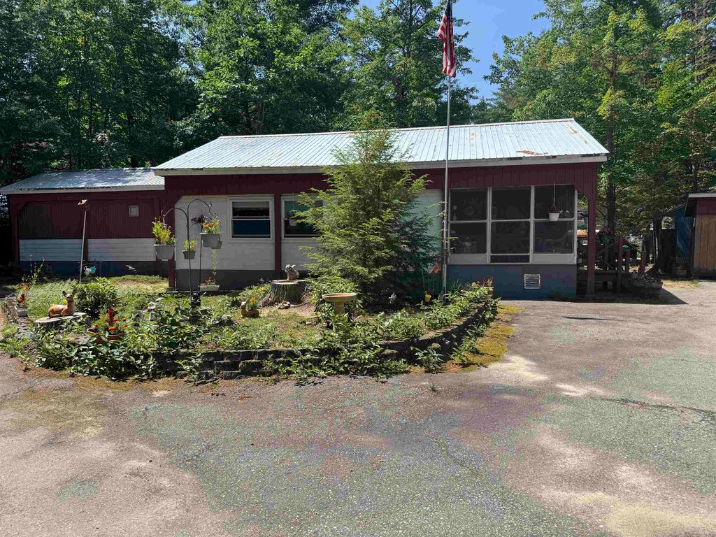 Photo of 40 Murphy Lane, Tamworth, NH 03886 (MLS # 5101295)