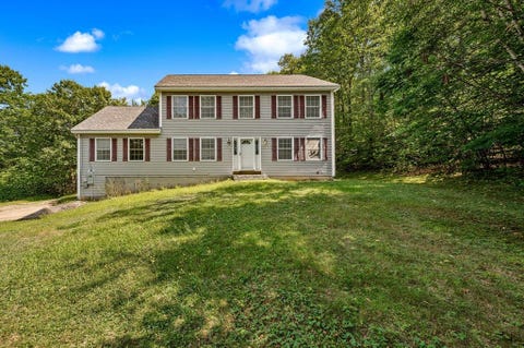 Photo of 17 Frohock Brook Road, Alton, NH 03810 (MLS # 5106671)