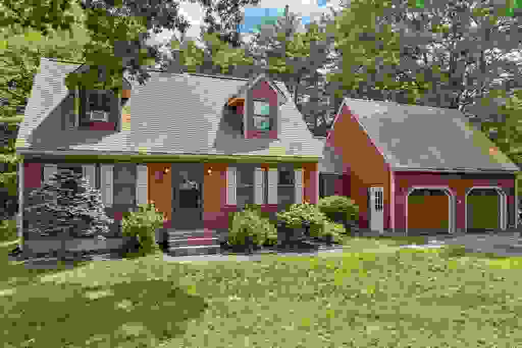 Photo of 3 Francoeur Drive, Somersworth, NH 03878 (MLS # 5103778)