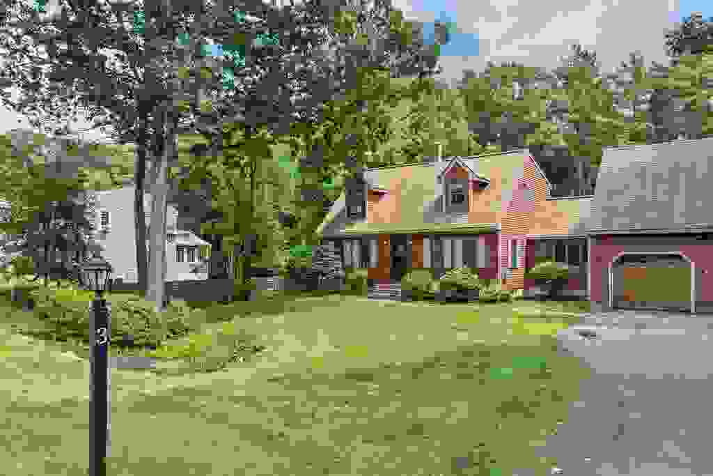 Photo of 3 Francoeur Drive, Somersworth, NH 03878 (MLS # 5103778)