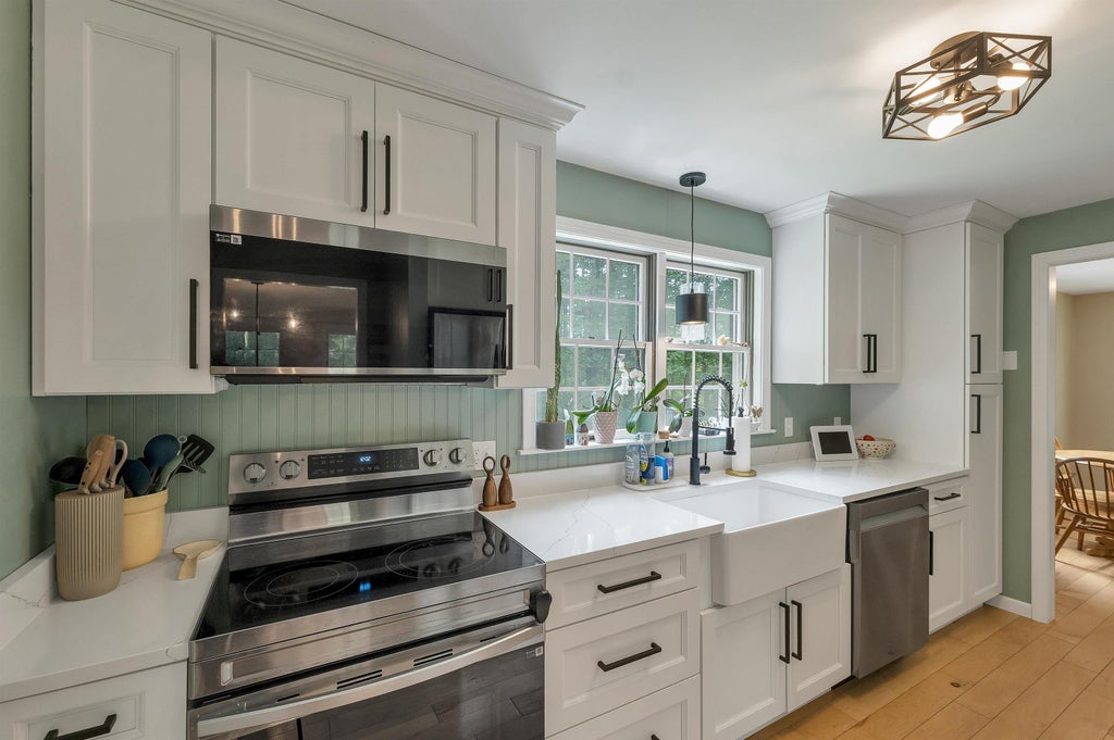 Photo of 3 Francoeur Drive, Somersworth, NH 03878 (MLS # 5103778)
