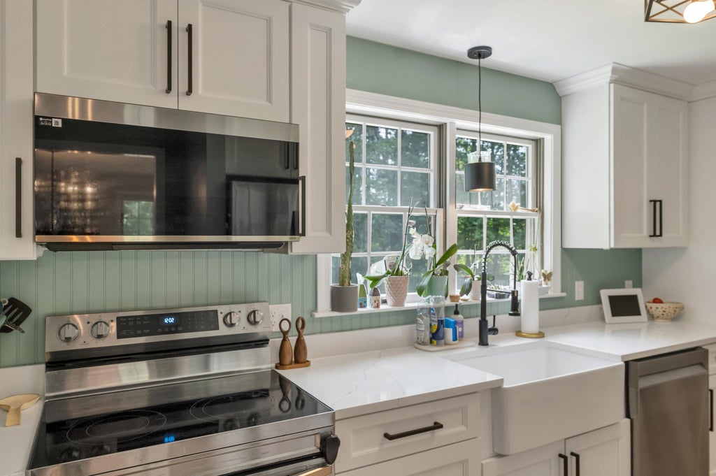 Photo of 3 Francoeur Drive, Somersworth, NH 03878 (MLS # 5103778)