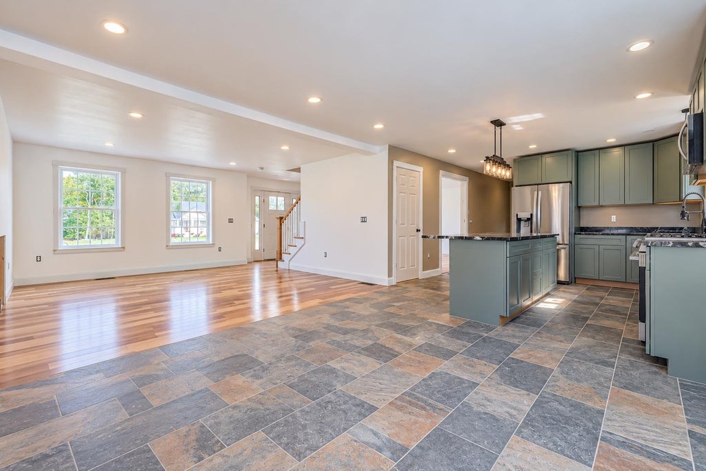 Photo of 8 Blaisdell Court, Raymond, NH 03077 (MLS # 5098504)
