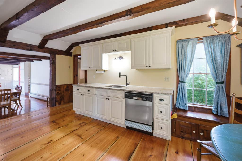 Photo of 125 Main Street, Plaistow, NH 03865 (MLS # 5104169)