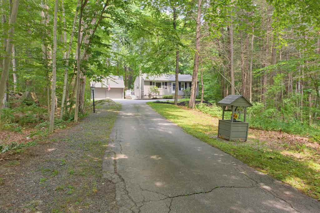 Photo of 41 John Street, Raymond, NH 03077 (MLS # 5102394)