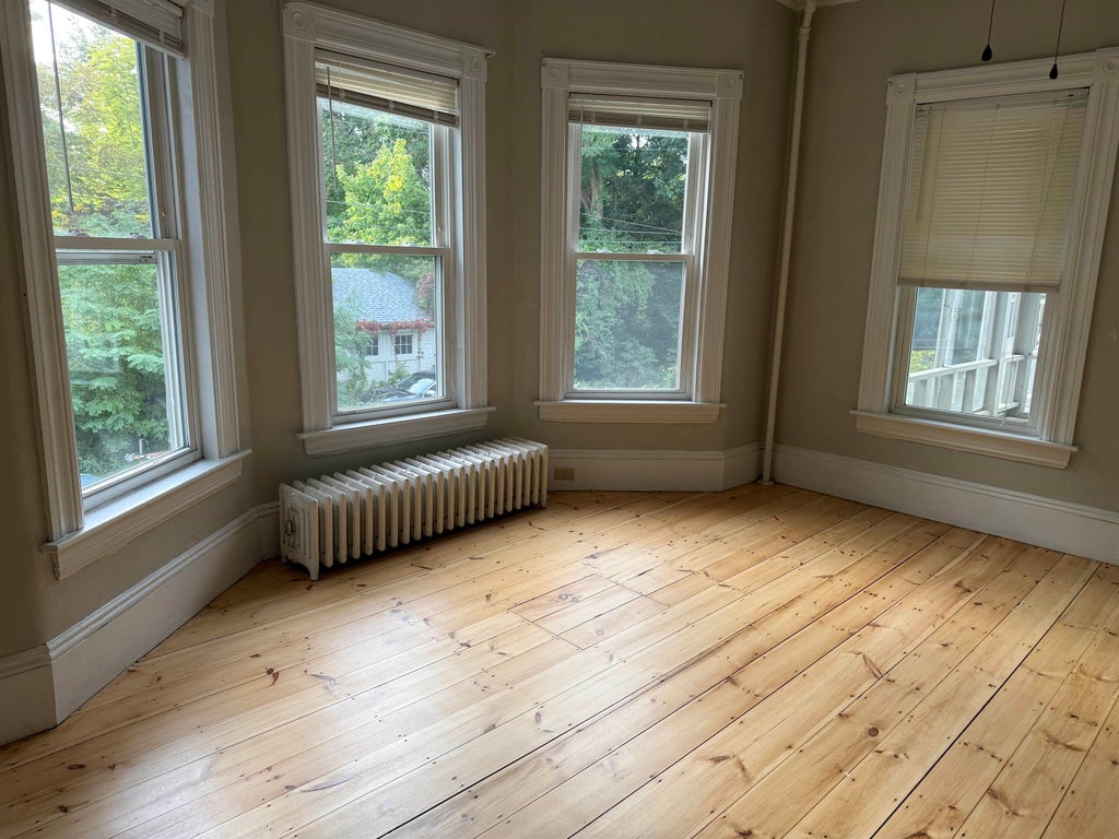 Photo of 240 Sagamore Street #1, Manchester, NH 03104 (MLS # 5114230)