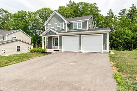 Photo of 10 Banner Drive, Dover, NH 03820 (MLS # 5101128)