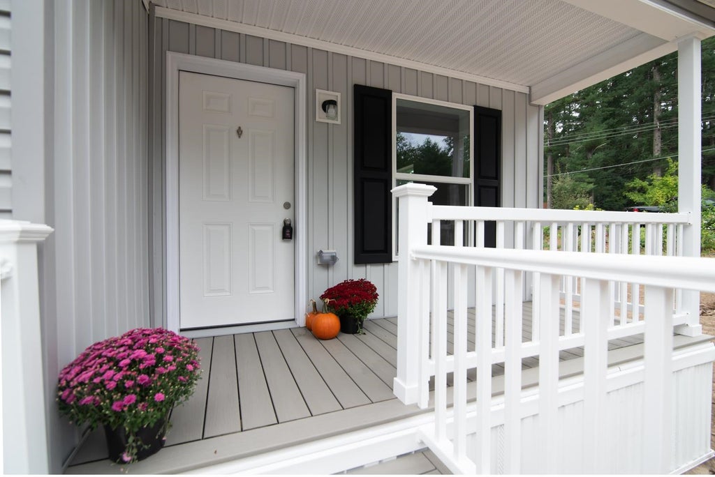 Photo of 9 Cartwright Drive, Londonderry, NH 03053 (MLS # 5109255)