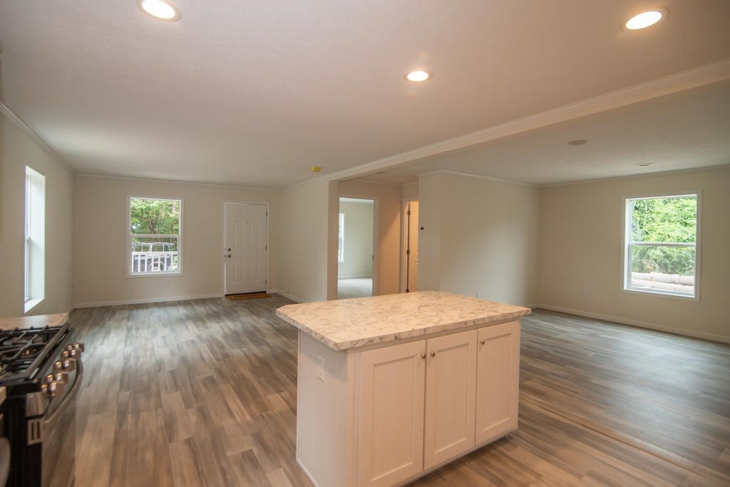 Photo of 9 Cartwright Drive, Londonderry, NH 03053 (MLS # 5109255)