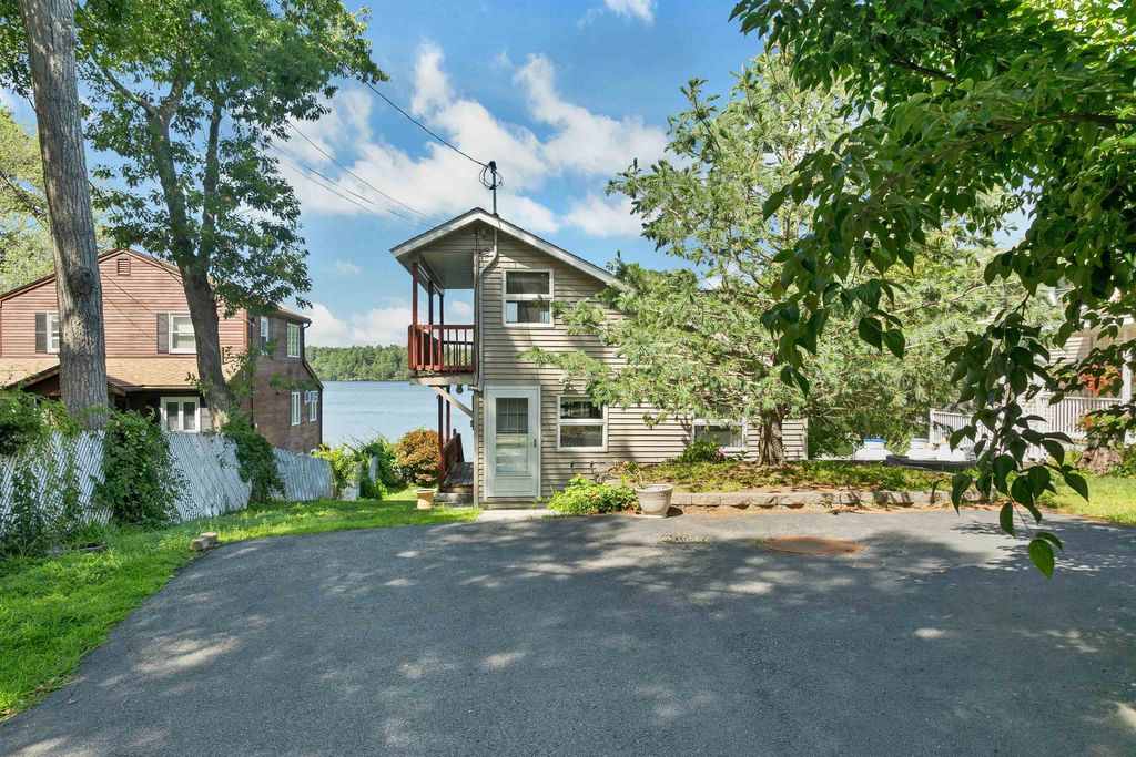 Photo of 93 Conleys Grove Road, Derry, NH 03038 (MLS # 5101036)