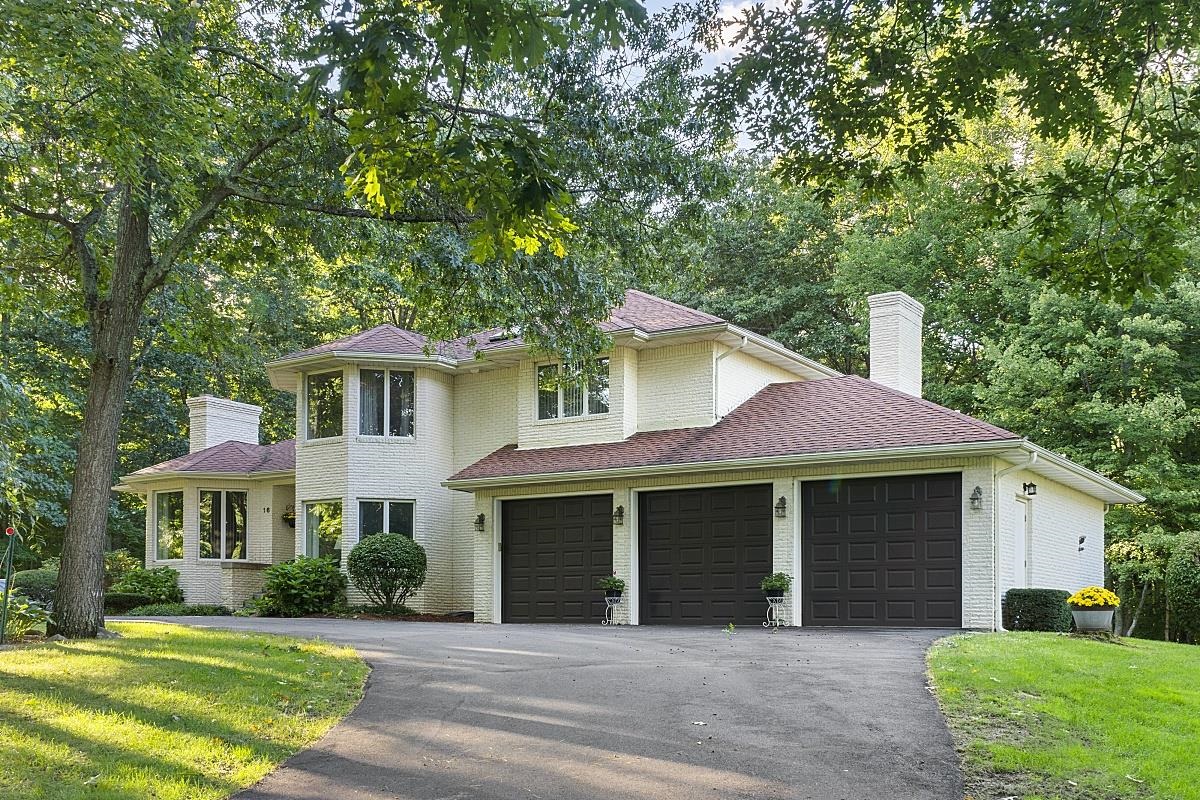 16 Fox Run Lane 10382