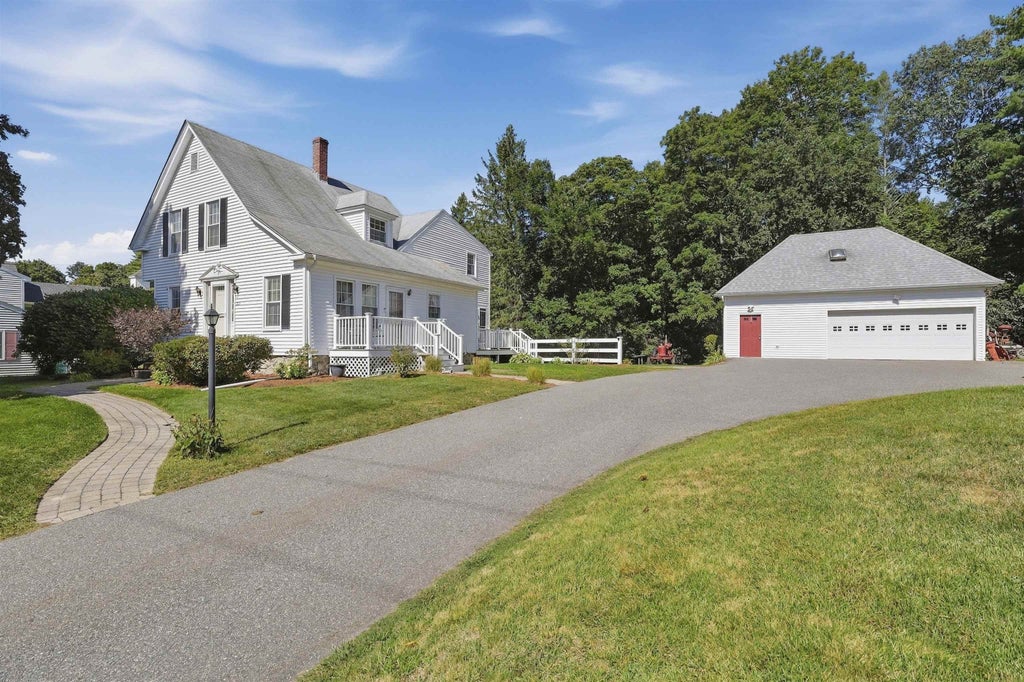 Photo of 227 Main Street, Salem, NH 03079 (MLS # 5109778)