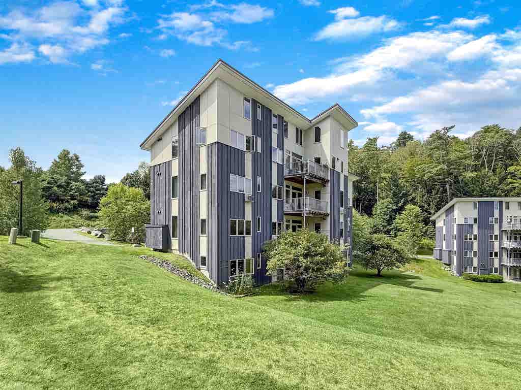 Photo of 11 Gile Drive #2B, Hanover, NH 03755 (MLS # 5104342)