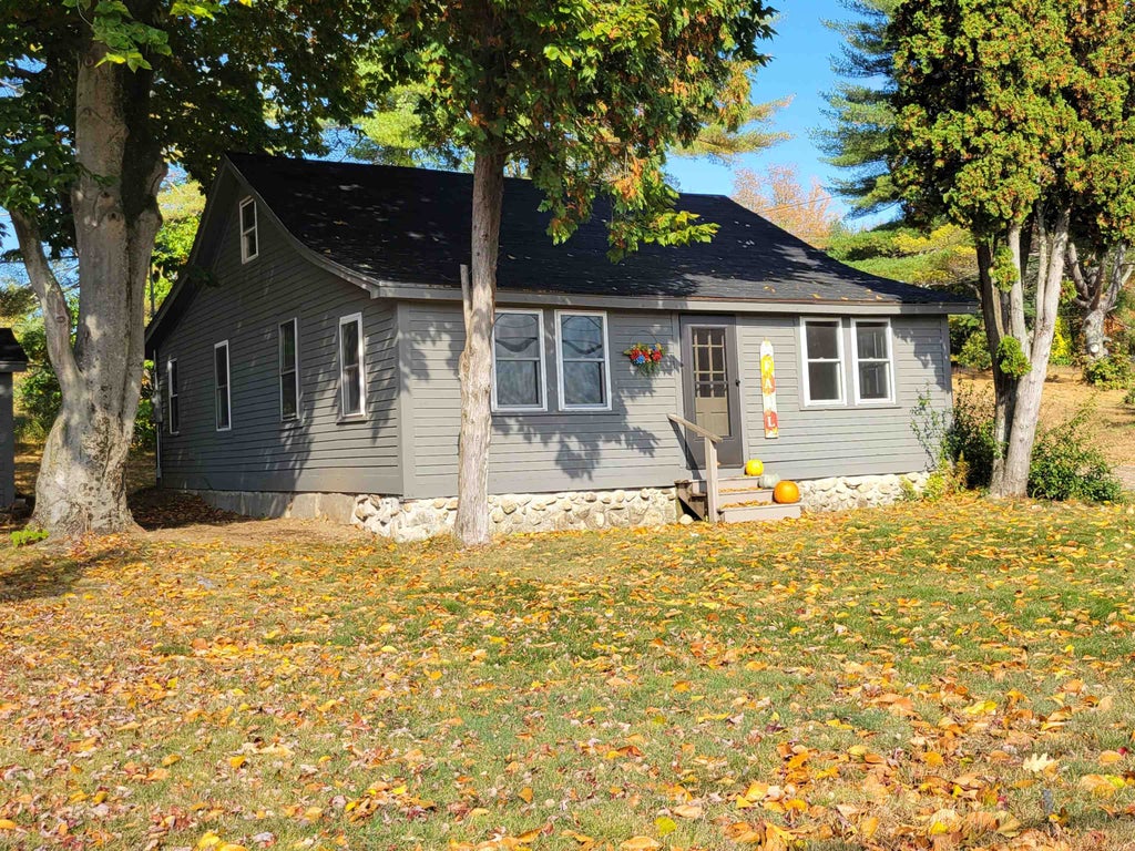 Photo of 7018 Oak Hill Road, Loudon, NH 03307 (MLS # 5113747)