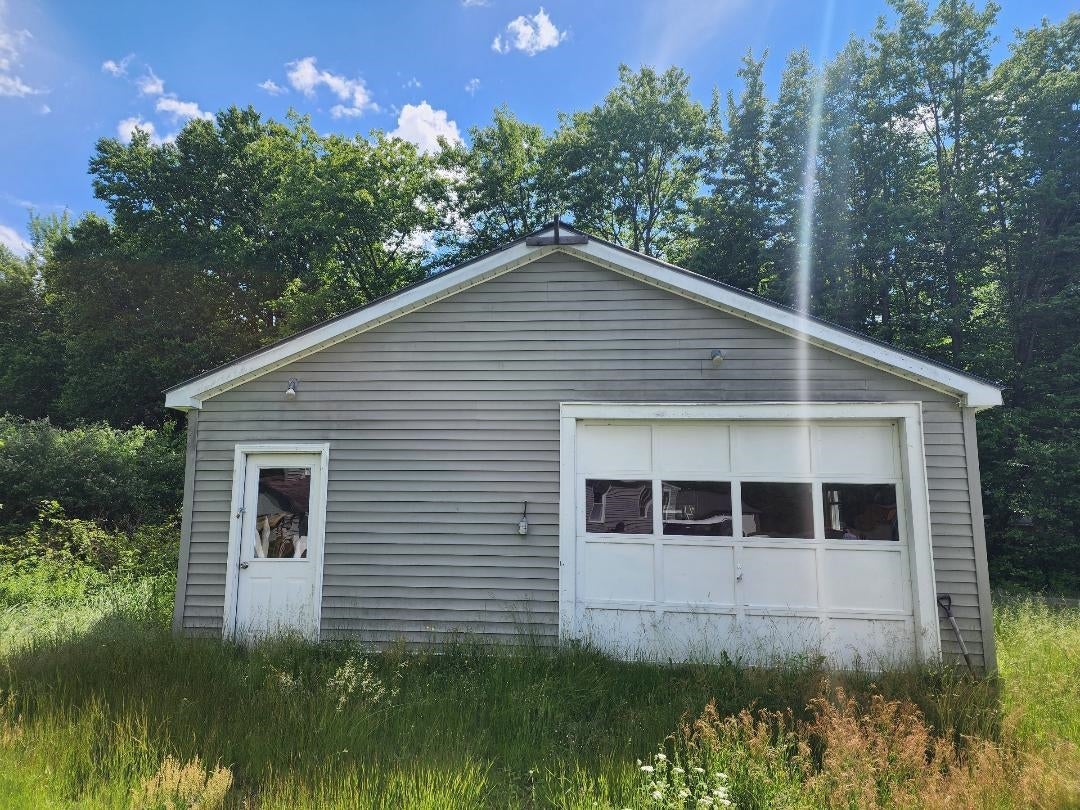 24 Braggs Bay Road