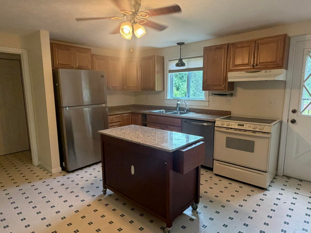 Photo of 26 Twist Hill Road #D, Dunbarton, NH 03046 (MLS # 5099691)