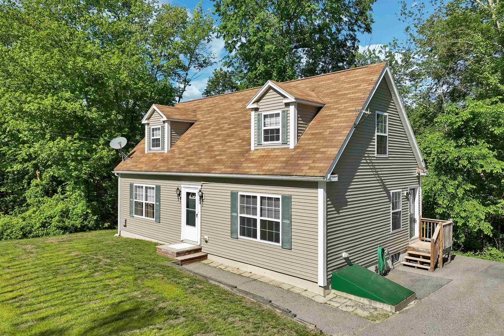 Photo of 29 Lawrence Road, Salem, NH 03079 (MLS # 5093023)