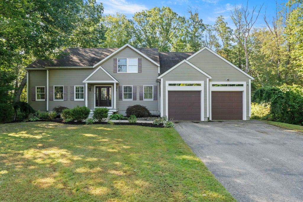 Photo of 4 Becky's Way, Seabrook, NH 03874 (MLS # 5110155)