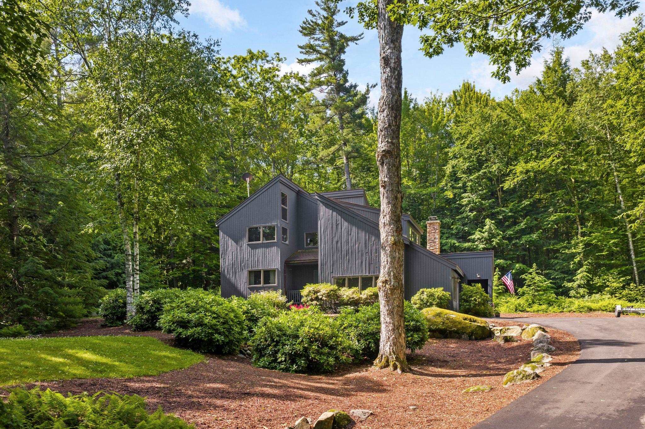 52 Upper Bay Road