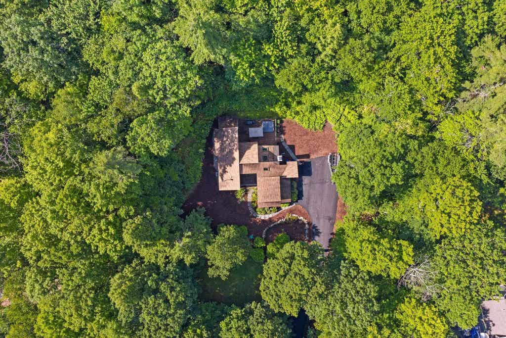 Photo of 52 Upper Bay Road, Sunapee, NH 03782 (MLS # 5097356)