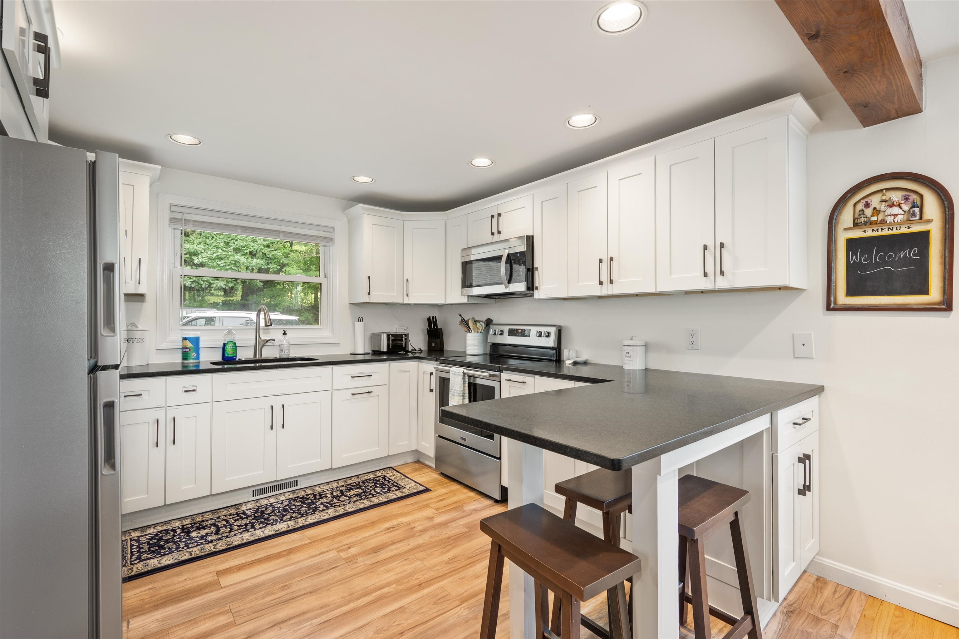 10 Lakeview Drive