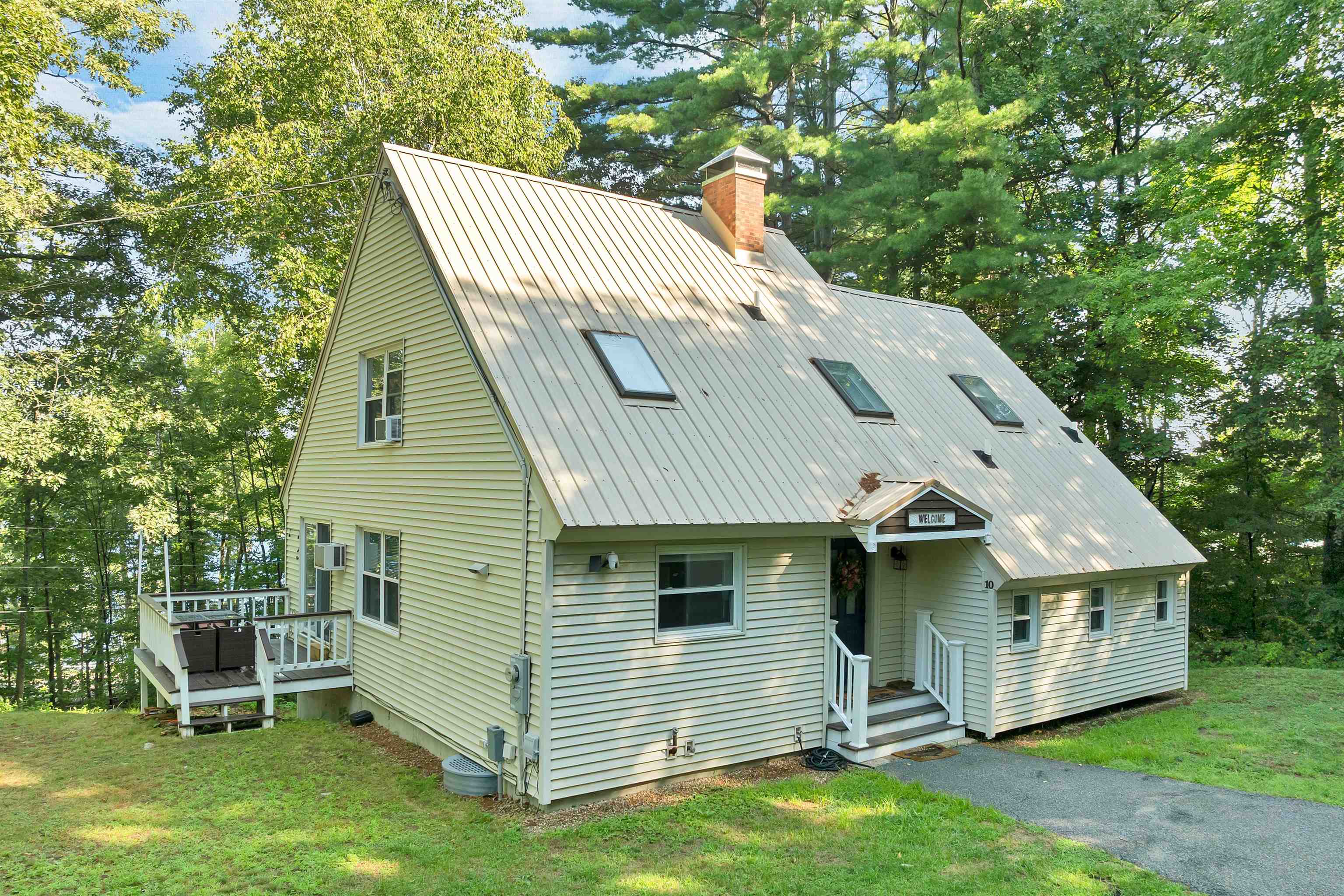 10 Lakeview Drive