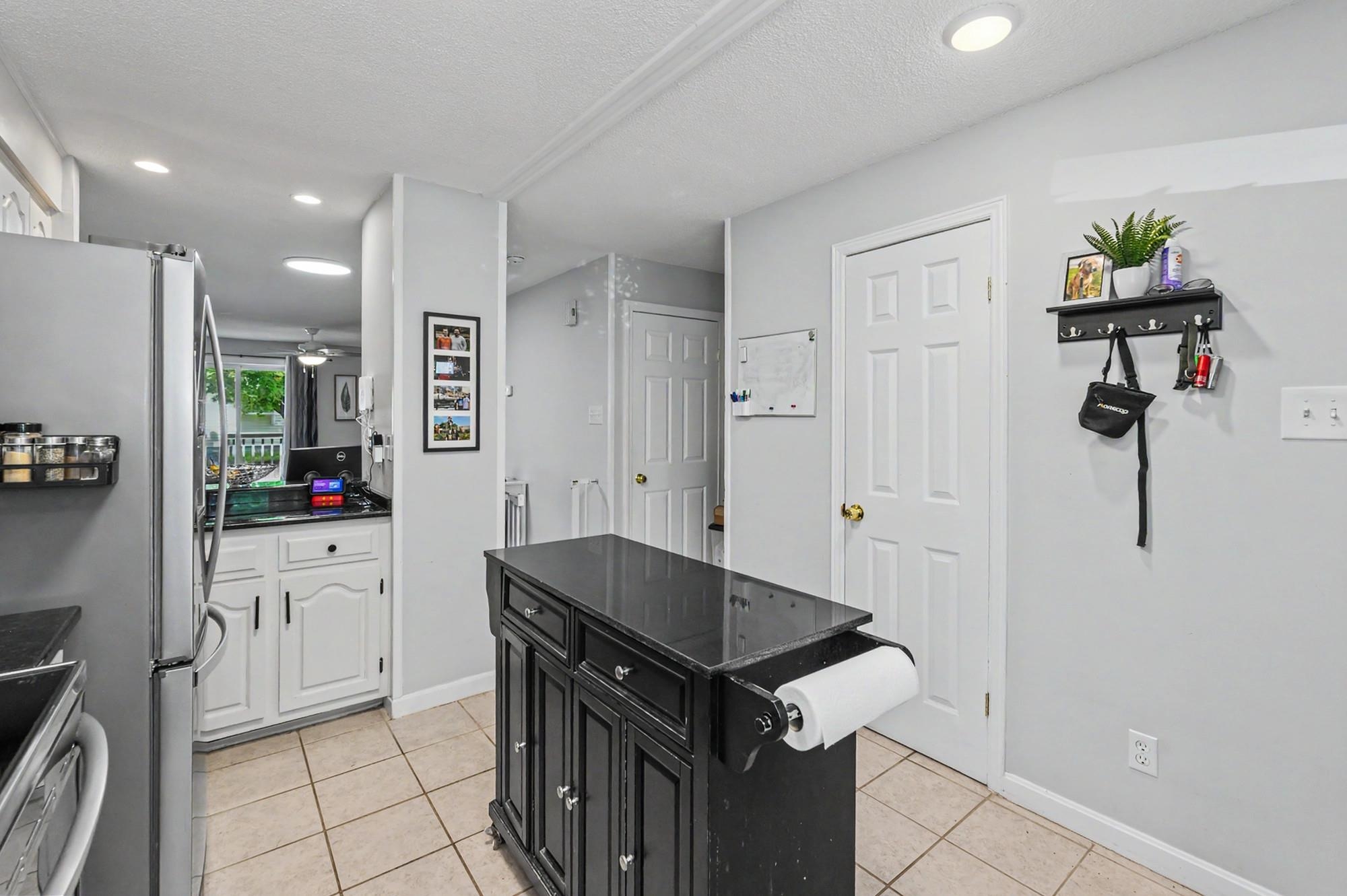 4 Granite Circle