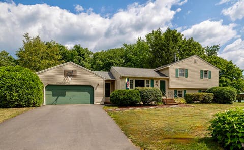 Photo of 44 Toftree Lane, Dover, NH 03820 (MLS # 5104775)