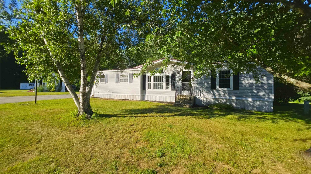 Photo of 13 Caribbean Lane, Rochester, NH 03867 (MLS # 5106837)