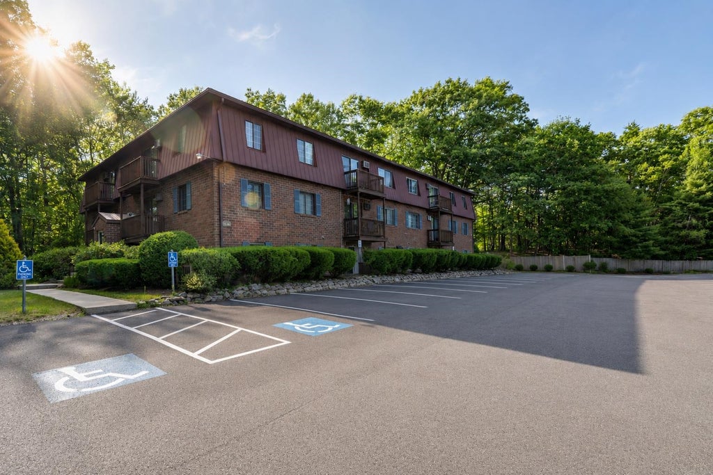 Photo of 60 Old Hackett Hill Road #2H, Manchester, NH 03102 (MLS # 5101816)