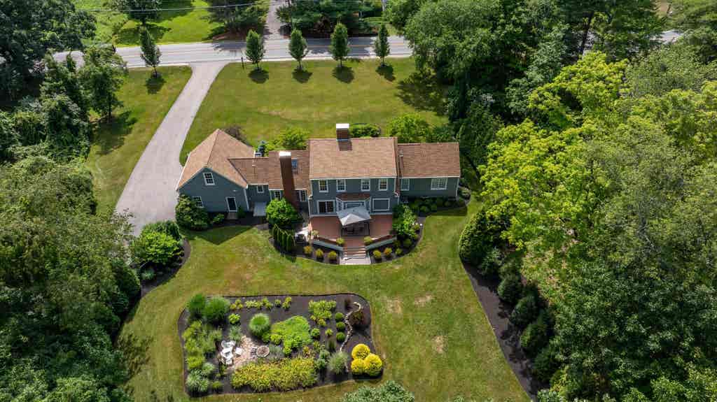 Photo of 52 Depot Road, Hollis, NH 03049 (MLS # 5101307)