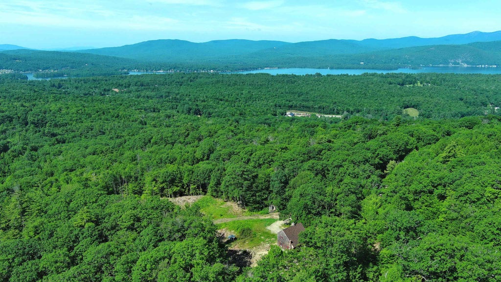 Photo of 29 Mollie Road, Bridgewater, NH 03222 (MLS # 5102604)