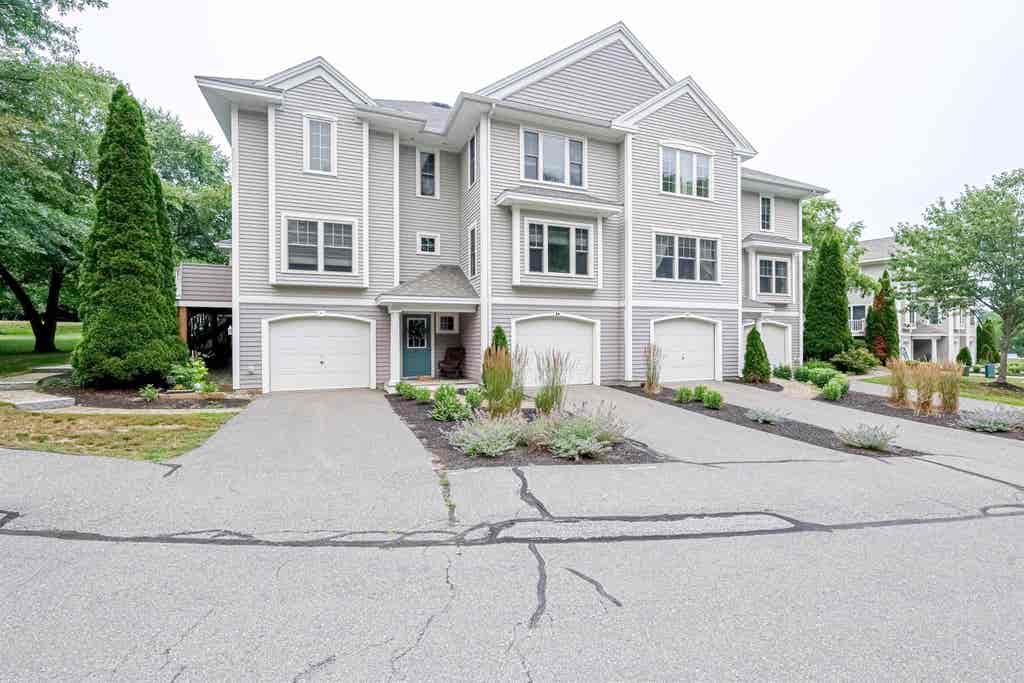 Photo of 6 Stonewall Way, Exeter, NH 03833 (MLS # 5100753)