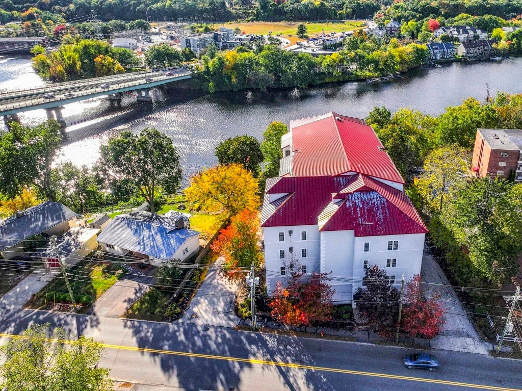 Photo of 96 River Road #411, Manchester, NH 03104 (MLS # 5113734)